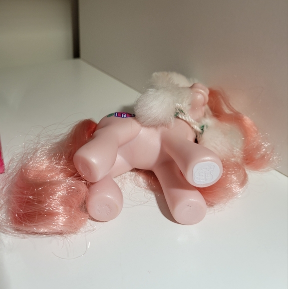 My Little Pony Target Exclusive Winter Series III SNO-GLO! - Picture 5 of 6